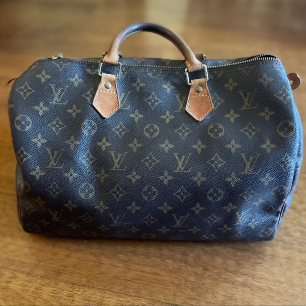 Louis Vuitton Monogram Speedy 30 Authentic
